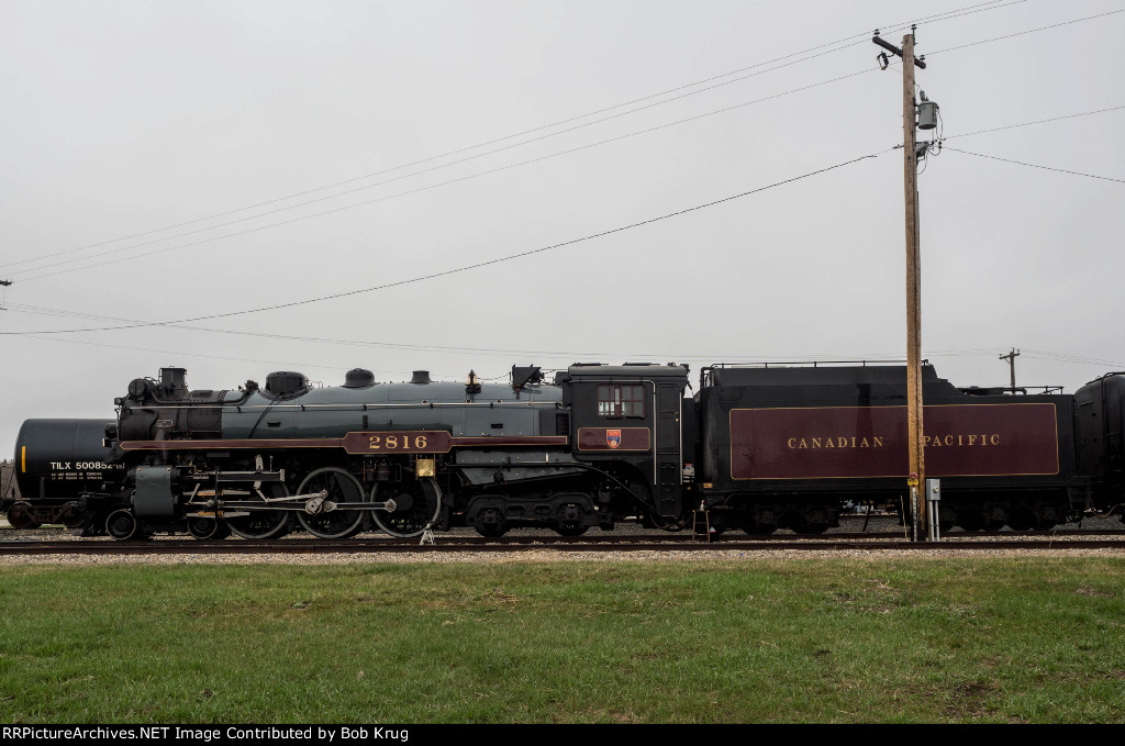 CP 2816 in profile; stopped in the yard before the public event 